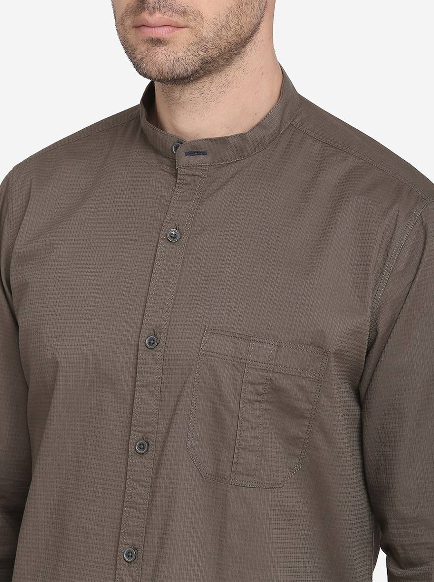 Dark Brown Solid Slim Fit Casual Shirt | JadeBlue