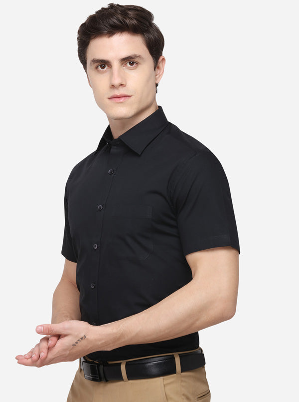 Black Solid Regular Fit Formal Shirt | JadeBlue